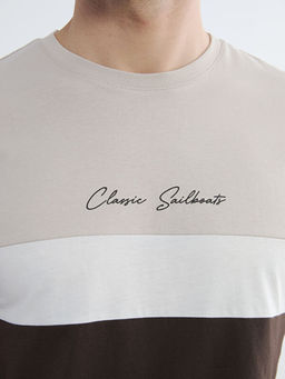 Bisiklet Yaka Renk Bloklu Penye Erkek Ti??rt