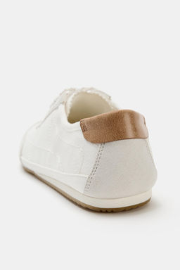 ZAPATILLA BLUCHER DETALLE TALONERA / Blanco