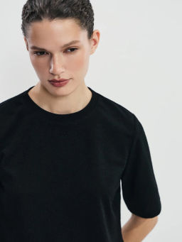 Футболка с люрексом и разрезами / Zarina