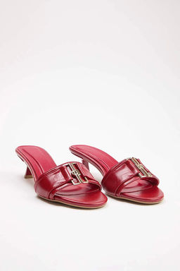 K?rm?z? Aksesuar Detayl? Kad?n Topuklu Terlik TAKSS26TO00063