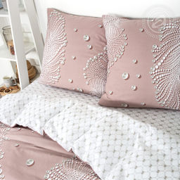 Постельное белье Ожерелье с простынью на резинке (поплин DE LUXE) Евро/Пододеяльник: 1 шт. - 215*200; Простыня на резинке: 1 шт. - 200*180*25; Наволочка: 2 шт. - 70*70; DE LUXE с простынью на резинке