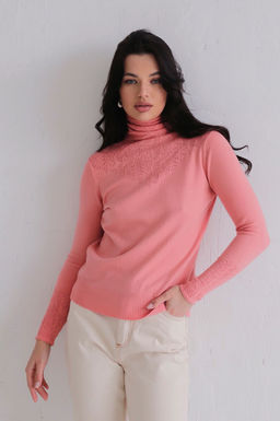 12199 Свитер с ажурной кокеткой розовый