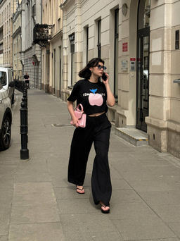 CONTE Свободная футболка из хлопка с рисунком Born in love LD 2675 black-apple