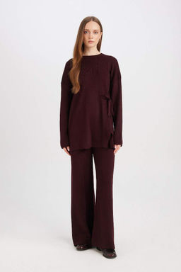 Женский однотонный трикотажный свитер-туника стандартного кроя с круглым вырезом и завязками по бокам - Defacto фото 2