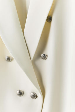 BLAZER CRUZADA HOMBRERAS ZW COLLECTION / Crudo