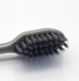 Зубная щетка с бамбуковым углем "Хаони"