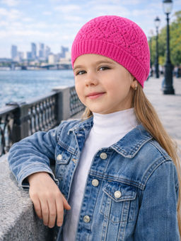 Шапка вязаная детская розовая