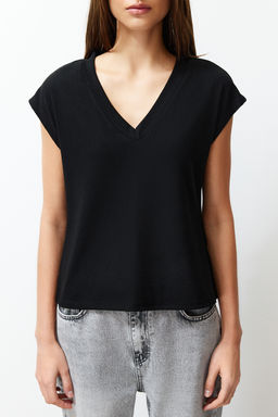 Siyah Viskoz/Yumusak Kumas Fitted/Vucuda Oturan Ay Kol V Yaka Esnek Orme Bluz TWOSS24BZ00433