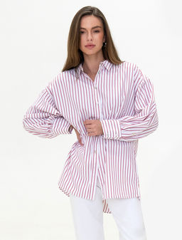 Свободная блузка с рукавами буфами