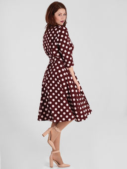 Бордовое платье в горошек женское с поясом - Almond фото 5