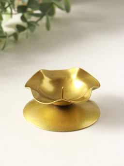 Металлический подсвечник на 1 свечу «Кувшинка», 7.3×3.5 см, под золото
