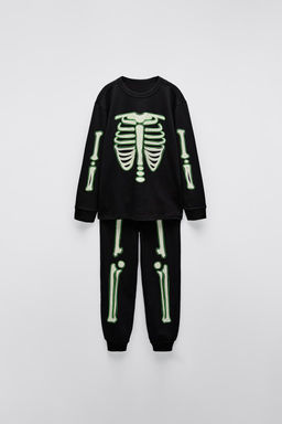AGES 6-14 YEARS/GLOW-IN-THE-DARK SKELETON PYJAMAS