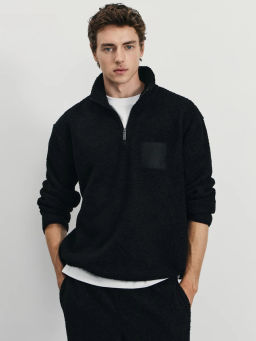 Толстовка relax fit с нашивкой / Zarina