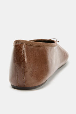 LEATHER BALLET FLATS WITH BOW - Zara фото 6