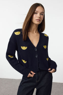 TRENDYOLMILLA Yesil Yumusak Dokulu Nak?s Detayl? V Yaka Triko H?rka TWOAW24HI00237 фото 9