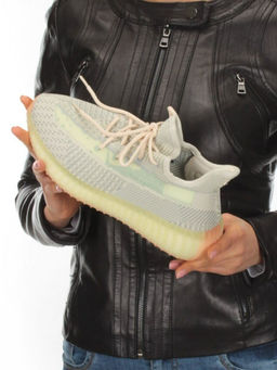 05-B557-10 Кроссовки женские (текстиль)