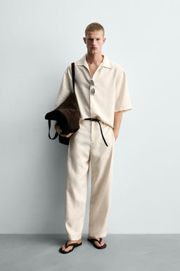 CAMISA FLUIDA RELAXED FIT / Crudo medio