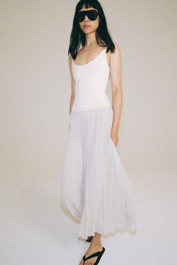 FALDA MIDI PLISADA ZW COLLECTION / Gris claro - Zara фото 4