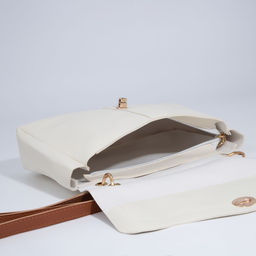 Сумка-мессенджер на клапане, цвет белый - Simaland фото 6