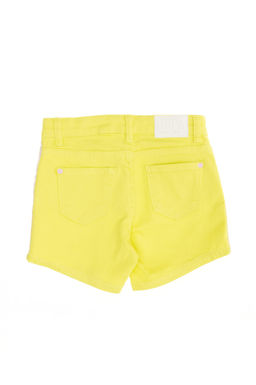 Девушка в неоново-желтых бермудских шортах - U.s. polo assn фото 2