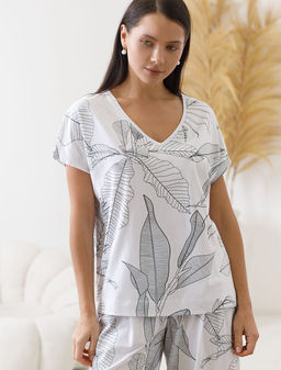 Свободная футболка с V-вырезом и цельнокроеным рукавом из 100% хлопка с принтом