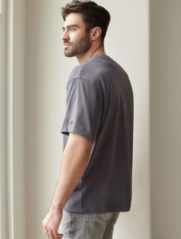 Свободная футболка с авторским принтом