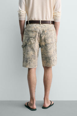 BERMUDA RELAXED FIT ESTAMPADO ABSTRACTO LAVADO / 026