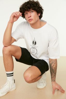 Siyah Oversize/Genis Kesim Geometrik Bask?l? %100 K?sa Kol T-Shirt TMNSS22TS0155