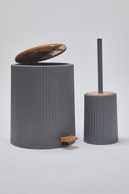 Trendyolmilla Home 2li Plastik Ahsap Gorunum Detayl? Cop Kovas? ve F?rca Banyo Seti TPHSS25BST00004