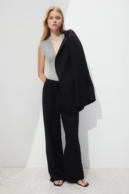 Body tanga con escote en V