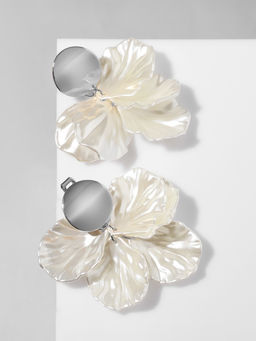 Клипсы для ушей QF Ветерок, цвет белый в серебре