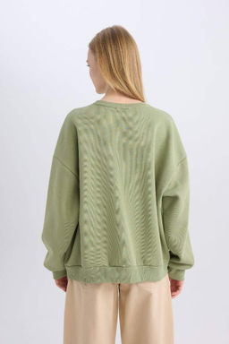 Женский крутой толстый свитшот оверсайз с широким кроем и круглым вырезом с принтом - Defacto фото 6