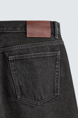 JEANS STRAIGHT FIT / Negro