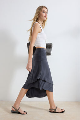 Antrasit Skater Asimetrik F?rf?rl? Yuksek Bel Midi Esnek Orme Etek TWOSS26ET00026 - Trendyolmilla фото 2