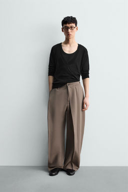 PANTAL?N RELAXED FIT PLIEGUES / Negro