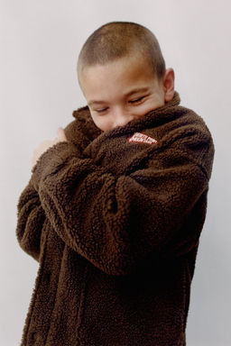 EMBROIDERED FAUX SHEARLING OVERSHIRT - Zara фото 10