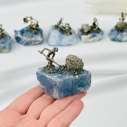 Фигурка Старатель на Кальците с Пиритом