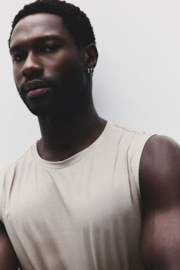 Camiseta de deporte con DryMove Regular Fit - H&m фото 14