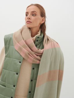 В составе шерсть! Палантин двусторонний