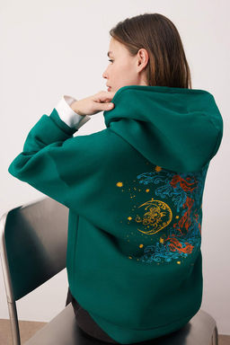 TRENDYOLMILLA Ekru Kal?n Ici Polarl? Kapusonlu Bask?l? Oversize/Genis Kal?p Orme Sweatshirt TWOAW24SW00136  фото 2