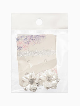 Серьги клипсы для ушей QF «Цветочки», белая в серебре