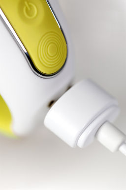 Нереалистичный вибратор Satisfyer Vibes Yummy Sunshine, силикон, желтый, 22,5 см.  фото 15