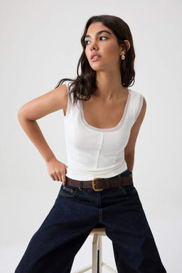 Ekru D_z Fitted/V_cuda Oturan Havuz Yaka Kolsuz T_l Biyeli Pamuklu _rme Atlet TWOSS26AL00145