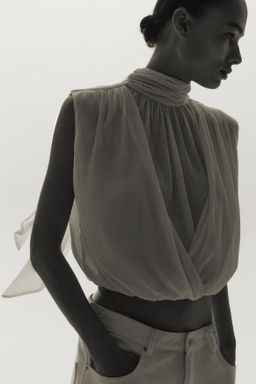Top cropped con bajo globo - H&m фото 4