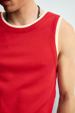 CAMISETA TANK RIB DOBLE / Blanco / Rojo