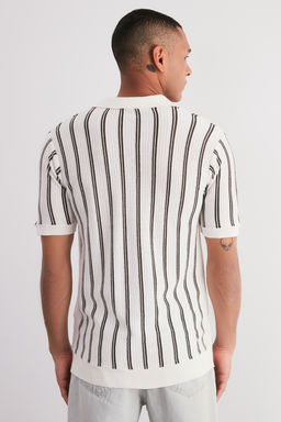 Ekru Regular Fit Cizgi Ajurlu Kac?k Pat Triko Polo Yaka T-Shirt TMNSS24PO00006