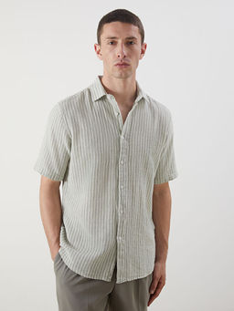 Regular Fit K?sa Kollu ?izgili Erkek G?mlek