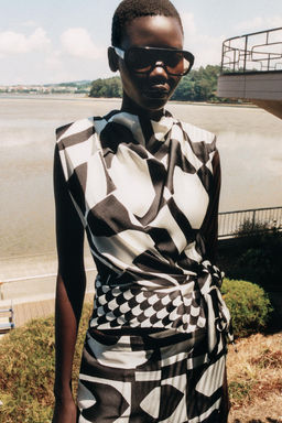TOP HOMBRERAS ESTAMPADO GEOM?TRICO / Crudo / Negro - Zara фото 6