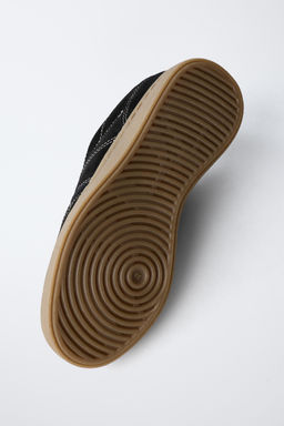 SNEAKERS WITH FAUX SHEARLING DETAIL - Zara фото 7