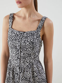 Kare Yaka ?i?ekli Elbise